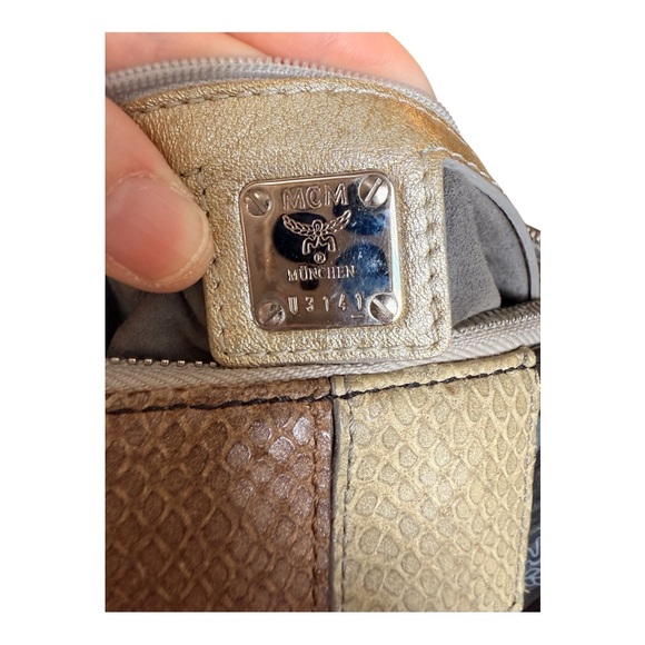 Vintage MCM Visetos Princess Lion Black Boston Bag, Limited Edition - Picture 13 of 14